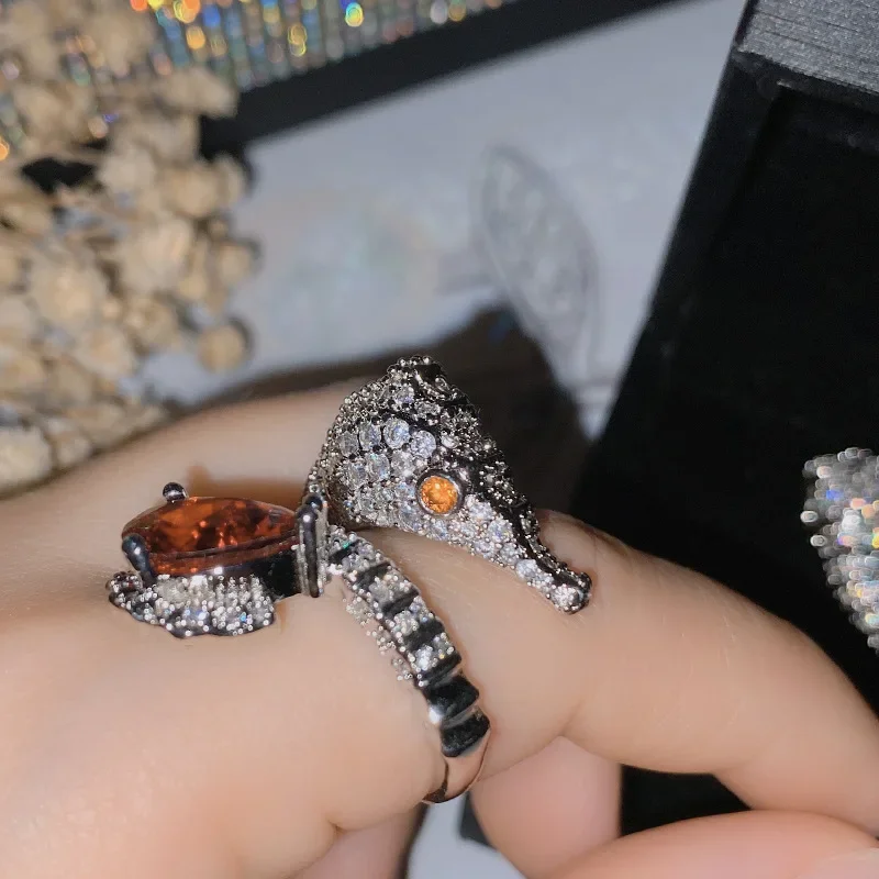 MDL Moissanit1 Style Original Luxury Sea Creature Ring 18k Gold Plated, Personalised Glamour And Vintage Glamour.
MDL Moissanit1 Style Original Luxury Sea Creature Ring 18k Gold Plated, Personalised Glamour And Vintage Glamour.