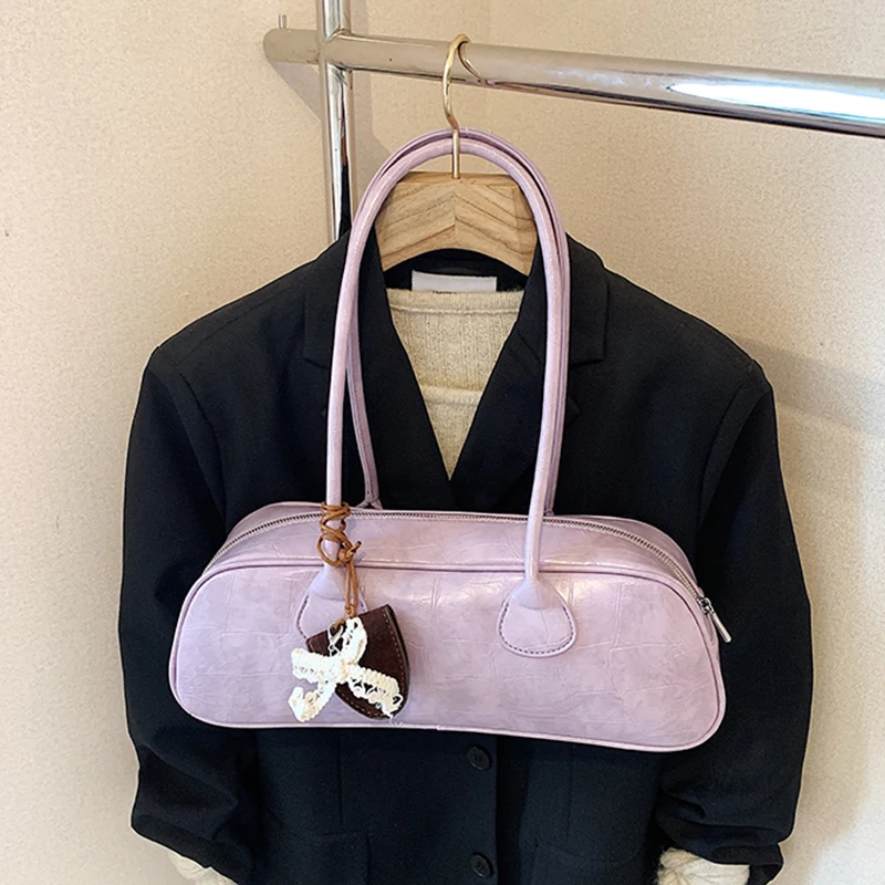 Niche Design PU Leather Shoulder Bags for Women Solid Color Versatile Commuter Underarm Bag Female Simple Handbags
Niche Design PU Leather Shoulder Bags for Women Solid Color Versatile Commuter Underarm Bag Female Simple Handbags