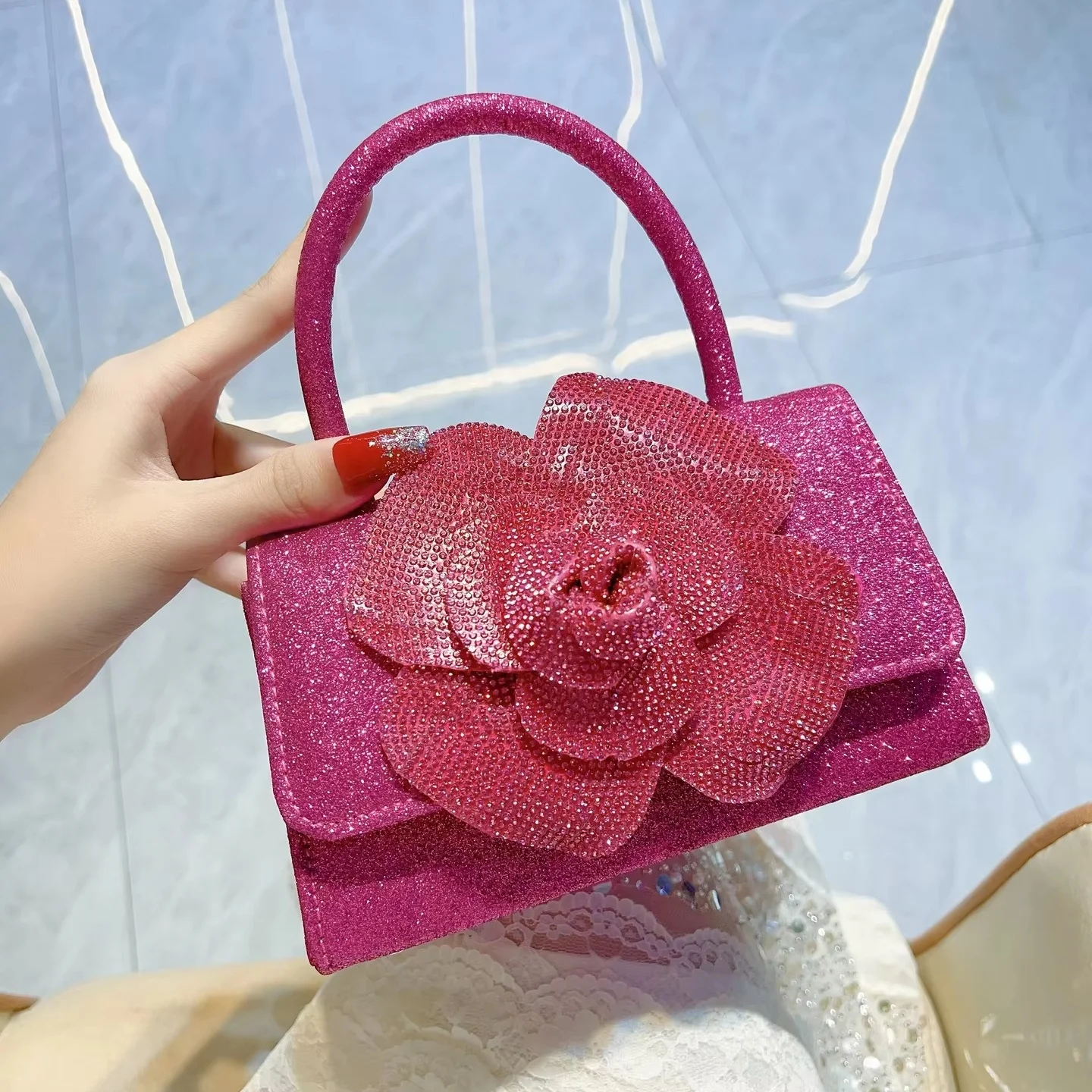 Trendy Women Elegant Evening Purse Small Flower Clutch Bag Detachable Chain Shoulder Bag for Wedding Party Sequin Party Handbag
Trendy Women Elegant Evening Purse Small Flower Clutch Bag Detachable Chain Shoulder Bag for Wedding Party Sequin Party Handbag