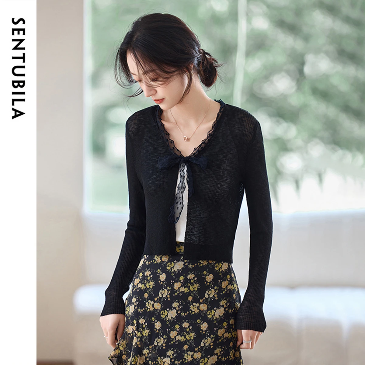 SENTUBILA Patchwork Lace Cardigan For Women Elegant Vacation Slim Fit Knitted Long Sleeve Short Korean Fashion Female W52W80404
SENTUBILA Patchwork Lace Cardigan For Women Elegant Vacation Slim Fit Knitted Long Sleeve Short Korean Fashion Female W52W80404