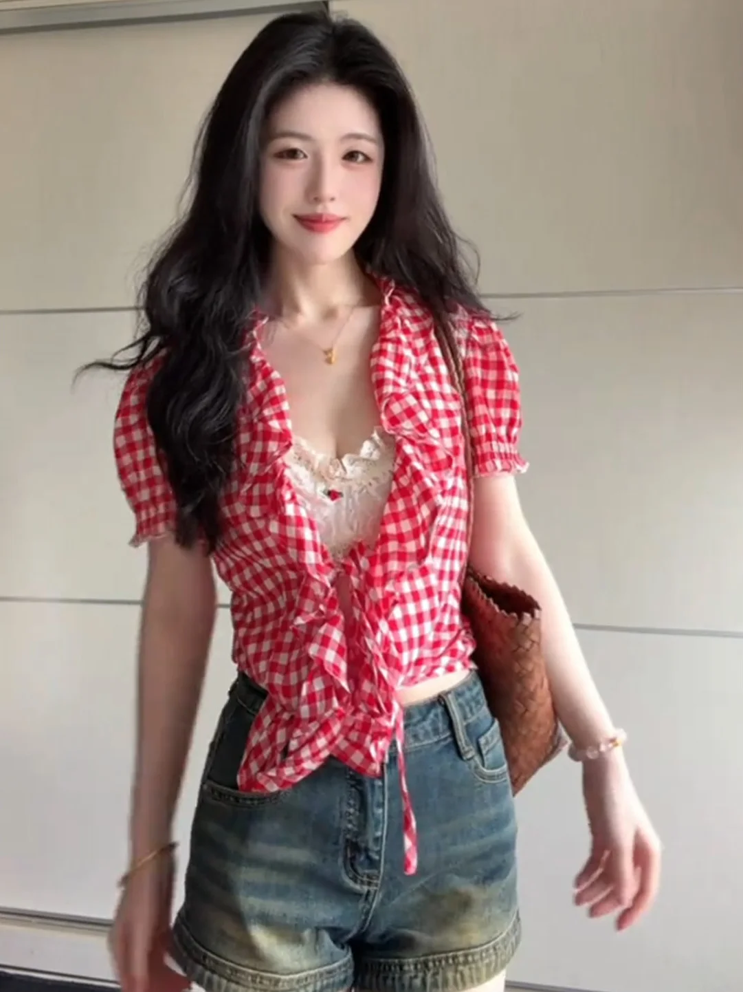 Red Plaid Short Sleeve Casual Shirt Women's Summer New Style Versatile Small Top Trendy Polyester Fiber V-neck Tie Waist
Red Plaid Short Sleeve Casual Shirt Women's Summer New Style Versatile Small Top Trendy Polyester Fiber V-neck Tie Waist