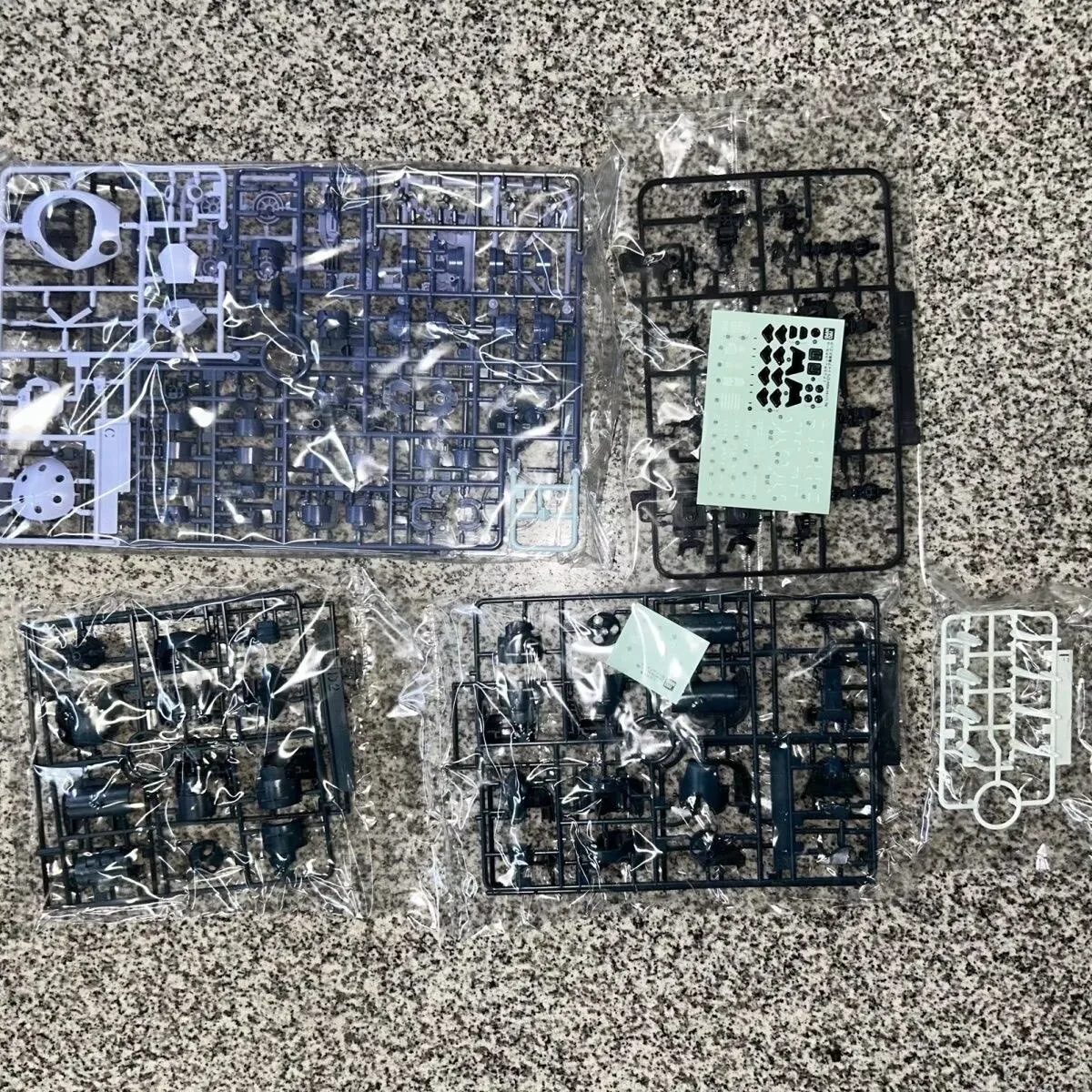 Original Bandai Gundam Figures PB RG 1/144 Msm-07 Zgok Mass Production Magic Crab Amphibious Gundam Assembly Model Toys Gifts
Original Bandai Gundam Figures PB RG 1/144 Msm-07 Zgok Mass Production Magic Crab Amphibious Gundam Assembly Model Toys Gifts