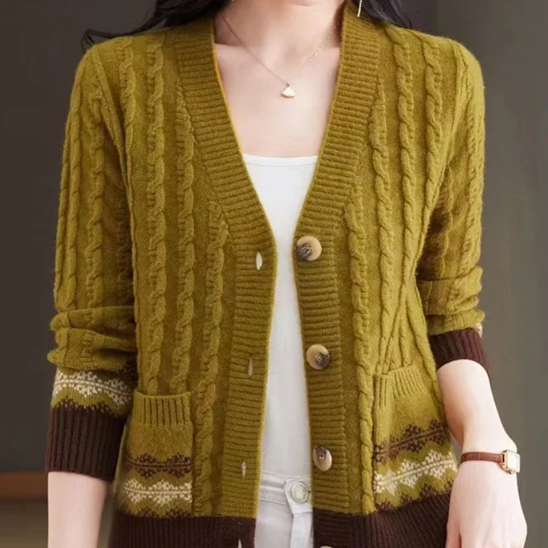 Open Cardigan Fashionable Tassel Outerwear Top for Women Comfortable Casual V-Neck Knitted Sweater Jacket Loose Fit Button-Up
Open Cardigan Fashionable Tassel Outerwear Top for Women Comfortable Casual V-Neck Knitted Sweater Jacket Loose Fit Button-Up