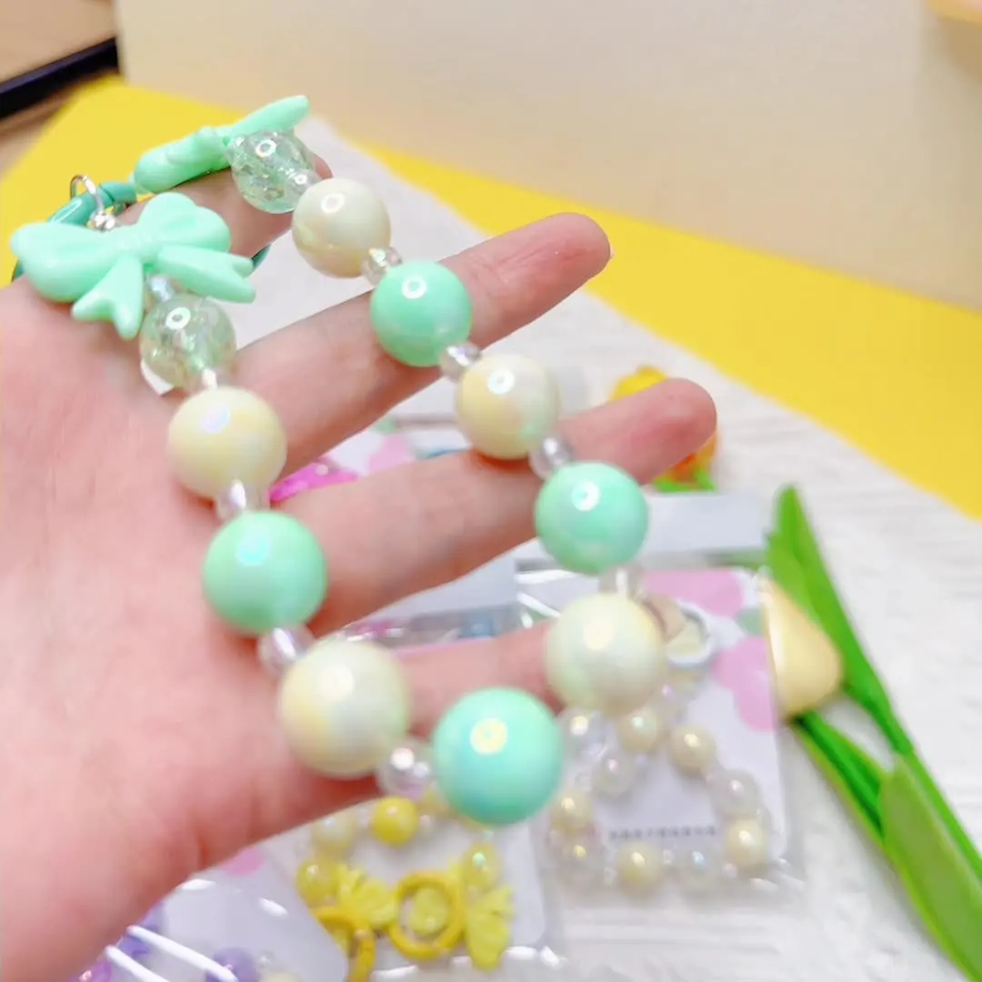 Adorable girl bow charm phone case chain handmade bead chain pendant
Adorable girl bow charm phone case chain handmade bead chain pendant