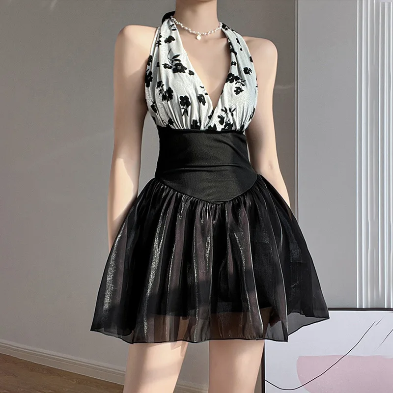 New Swimsuit Women's Loose Neck Halter Skirt Sexy Vacation Hot Spring Bathing
New Swimsuit Women's Loose Neck Halter Skirt Sexy Vacation Hot Spring Bathing