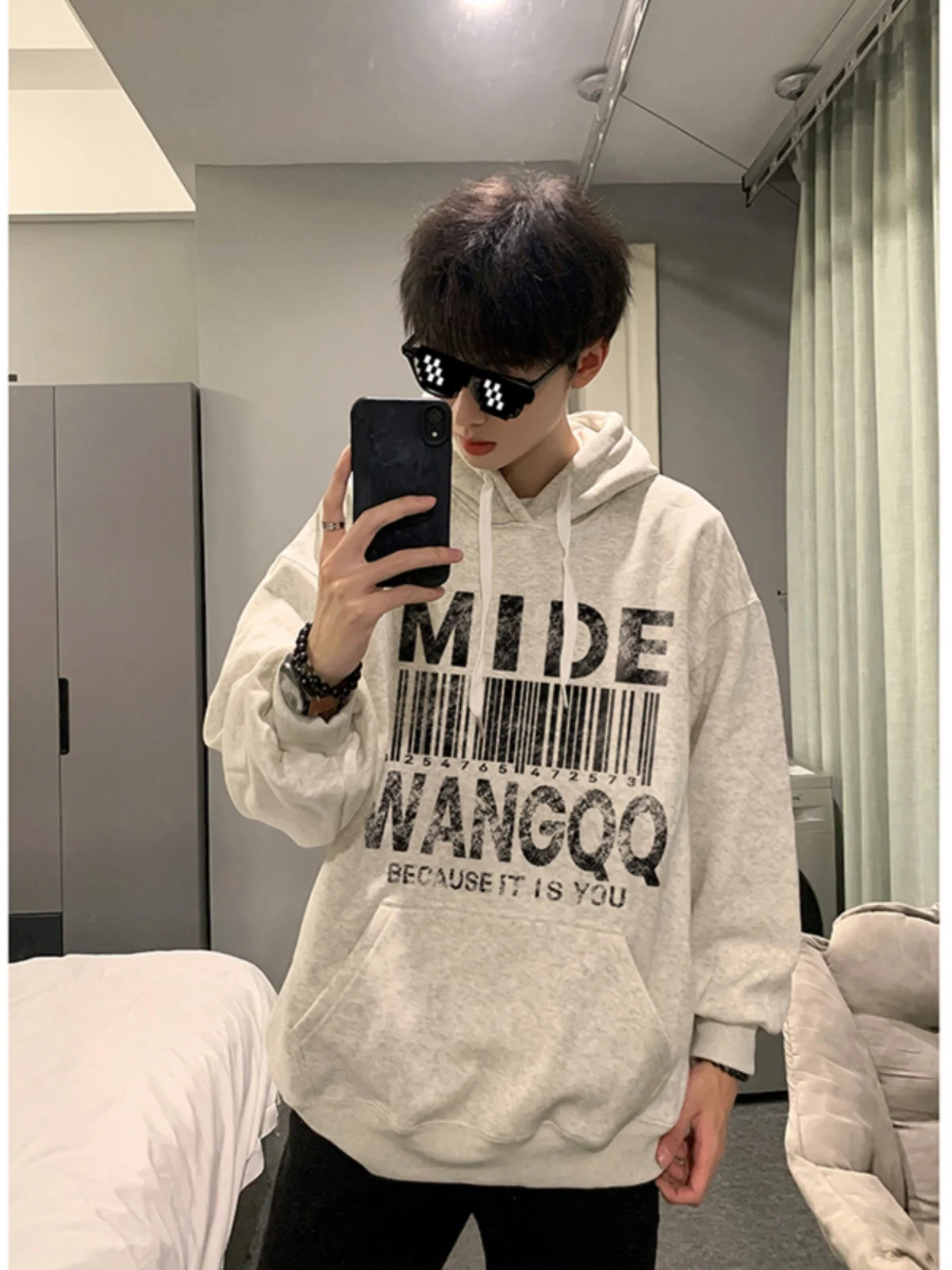 Hazy Letter Print Hoodie Sweatshirt Men's Autumn Winter New Style American High Street Hiphop Jacket Loose Fit Casual Long Sl...
Hazy Letter Print Hoodie Sweatshirt Men's Autumn Winter New Style American High Street Hiphop Jacket Loose Fit Casual Long Sl...