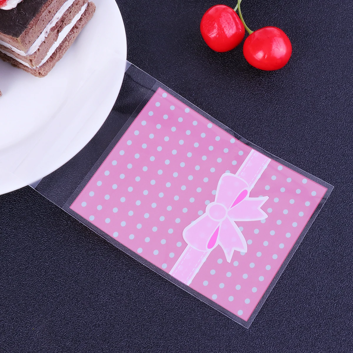 200 PCS Dot Cookies Gift Storage Bag Candy Packaging Wrap Elegant Design Birthday Home Storage Tools
200 PCS Dot Cookies Gift Storage Bag Candy Packaging Wrap Elegant Design Birthday Home Storage Tools