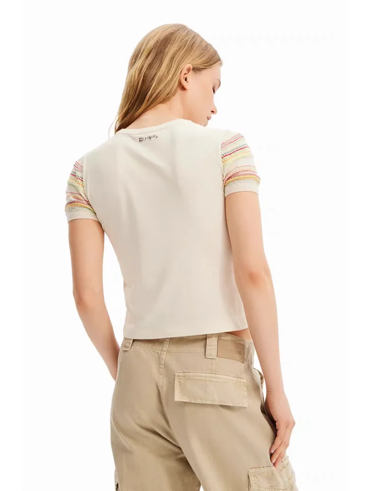 The original Spanish print for foreign trade is positioned as a fitted round-neck women's short-sleeved shirt
The original Spanish print for foreign trade is positioned as a fitted round-neck women's short-sleeved shirt