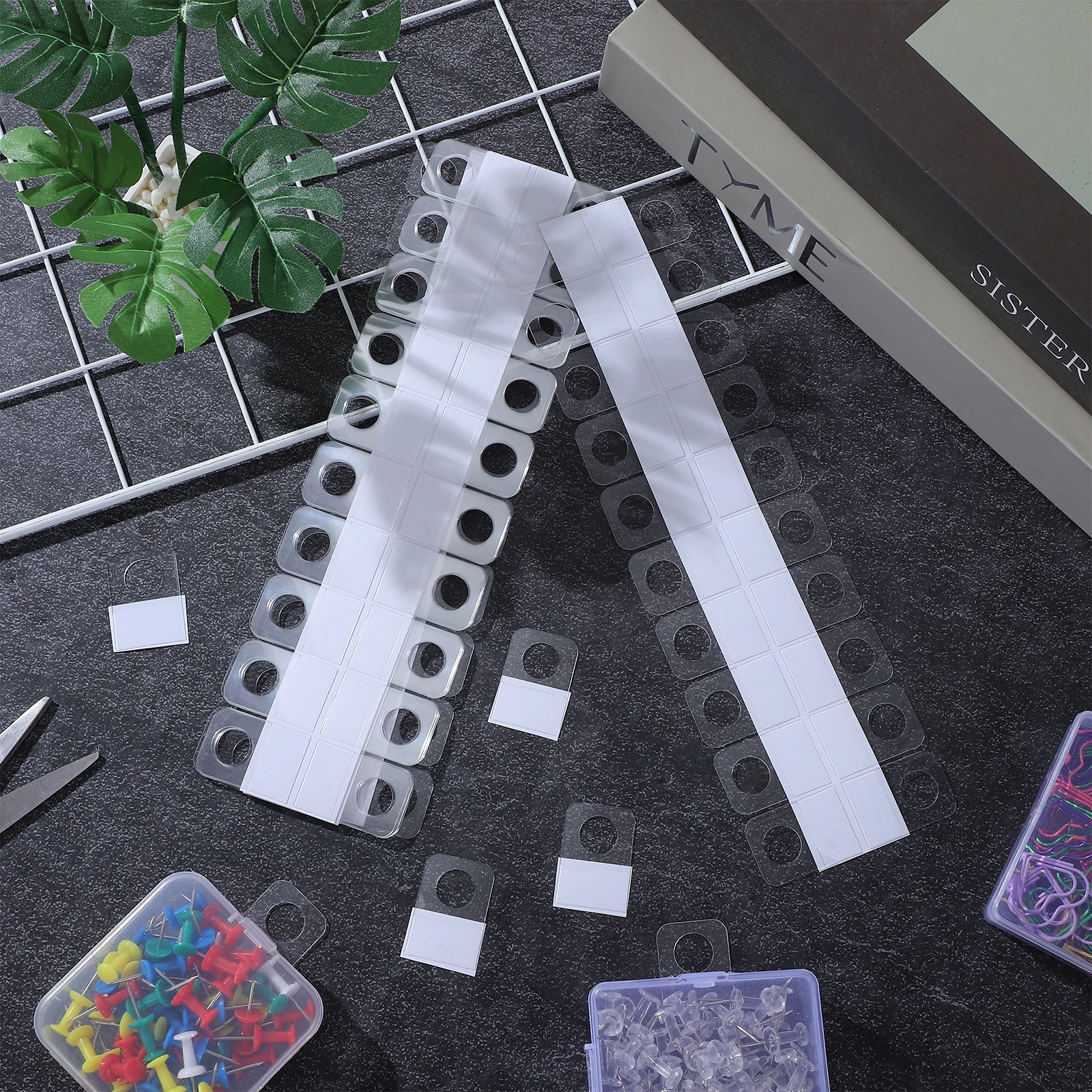 200Pcs Transparent Hanging Tabs Clear Adhesive Display Labels 12Mm Round Hole for Retail Stores Supermarkets Craft Fairs Signage
200Pcs Transparent Hanging Tabs Clear Adhesive Display Labels 12Mm Round Hole for Retail Stores Supermarkets Craft Fairs Signage