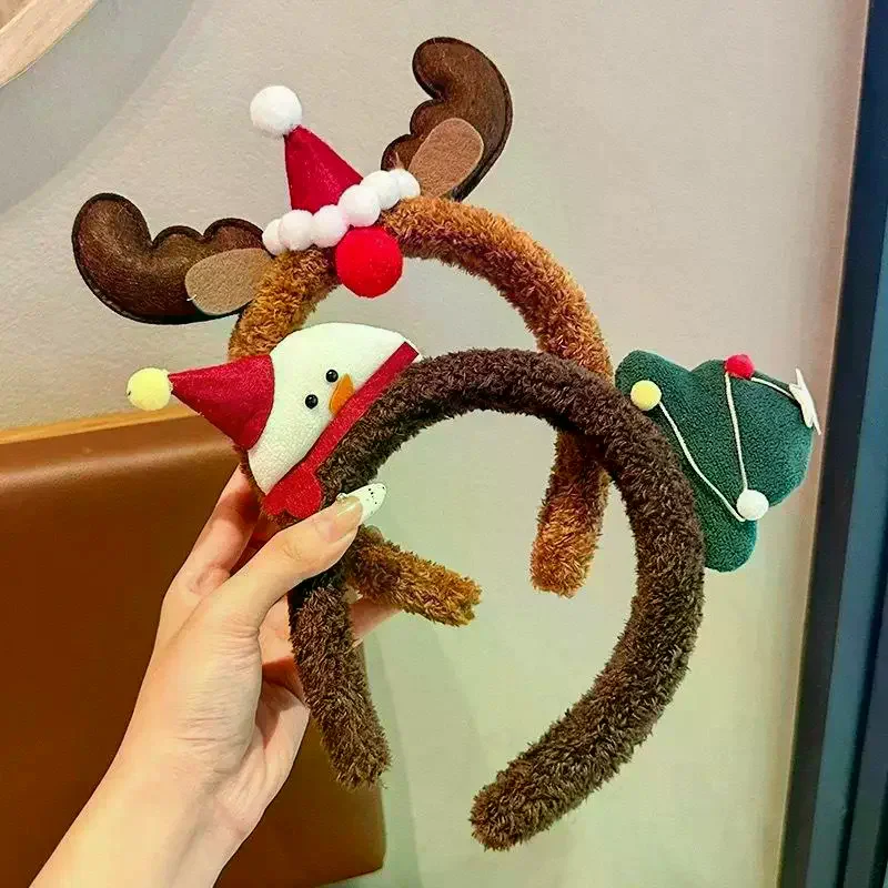 Christmas Cosplay Party Accessory, Plush Reindeer Antlers Headband for Girls, Festive Hair Hoop Gift.
Christmas Cosplay Party Accessory, Plush Reindeer Antlers Headband for Girls, Festive Hair Hoop Gift.