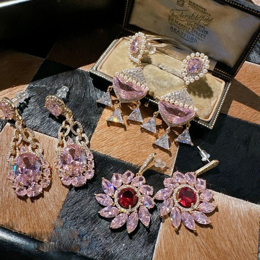 2023 Women Papalacha Pink Gemstone Flower Earrings Plated with 18K Gold Cocktail Wine Powder Chain Zirconia
2023 Women Papalacha Pink Gemstone Flower Earrings Plated with 18K Gold Cocktail Wine Powder Chain Zirconia