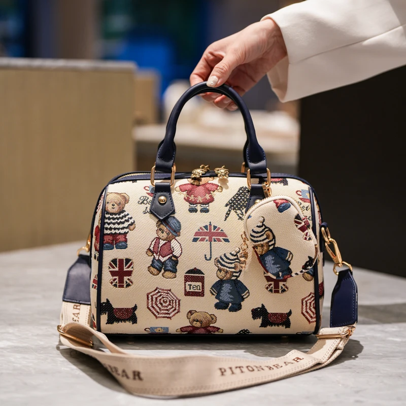 lady's handbag with a coin purse,women handbag and purse,Jacquard lady handbag with bear pattern,women's shoulder crossbody bag
lady's handbag with a coin purse,women handbag and purse,Jacquard lady handbag with bear pattern,women's shoulder crossbody bag