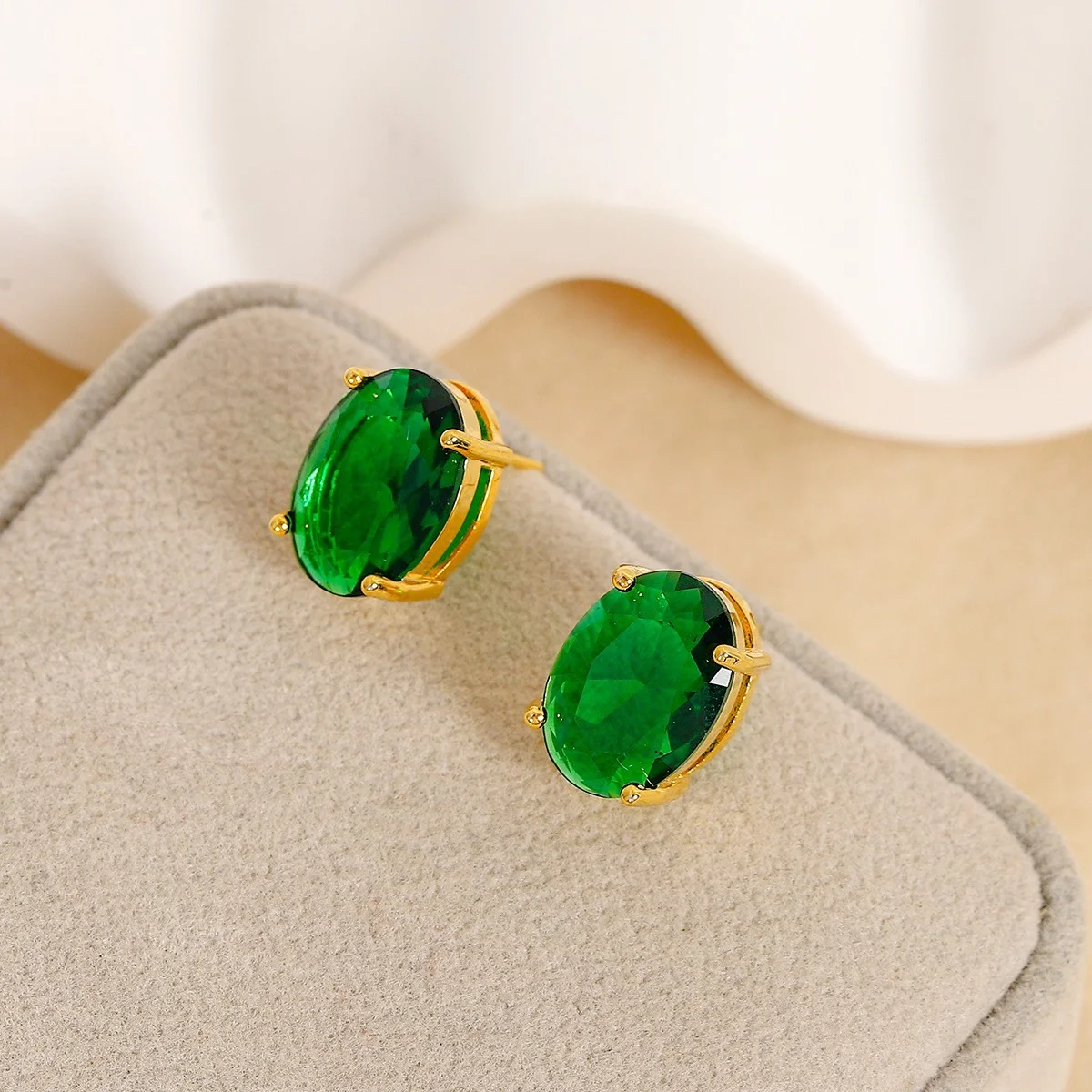 925 Silver Needle Luxury Emerald Gemstone Oval Stud Earrings, Elegant Daily Wear Statement Jewelry Gift for Women
925 Silver Needle Luxury Emerald Gemstone Oval Stud Earrings, Elegant Daily Wear Statement Jewelry Gift for Women
