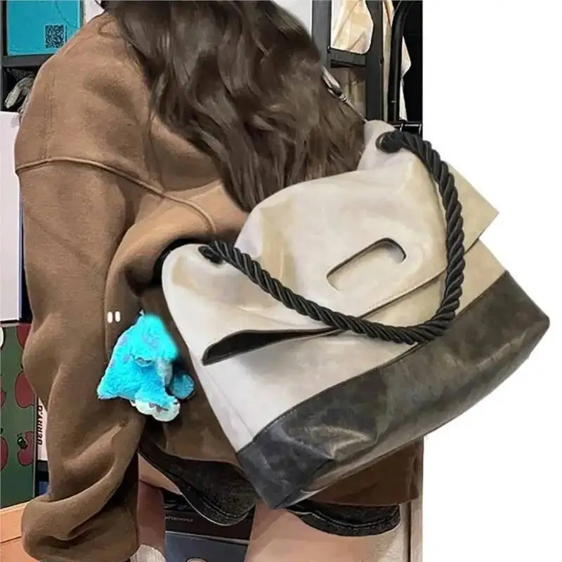 Bloom Versatile Large Capacity Handbag Tote Women Hot Girls Leather Casual Messenger Bag Female Retro Y2k Shoulder Bags
Bloom Versatile Large Capacity Handbag Tote Women Hot Girls Leather Casual Messenger Bag Female Retro Y2k Shoulder Bags