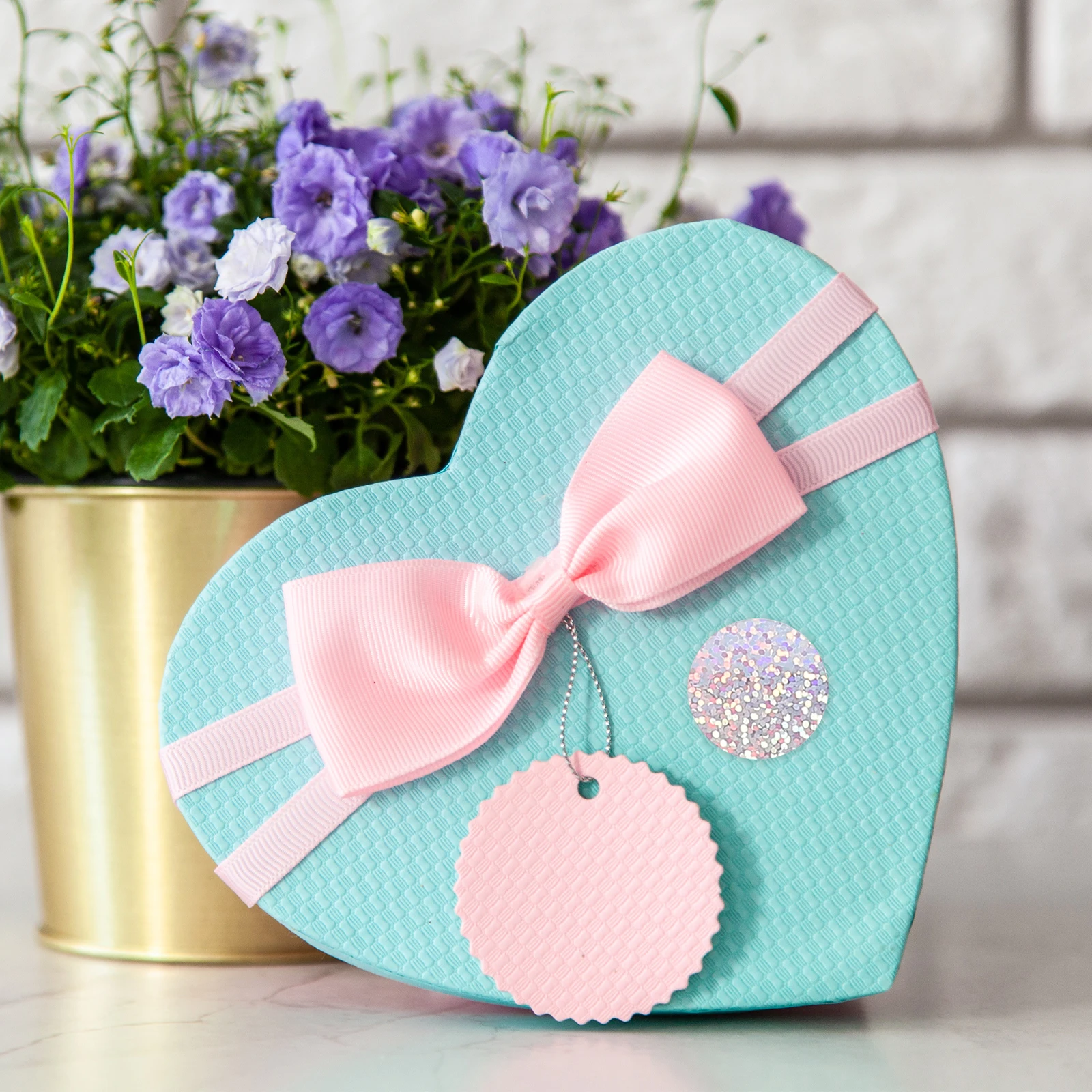 500pcs 2Rolls Sequin Dot Stickers 2 5CM Adhesive Gift Sealing Labels Envelope Decorative Party Favor Round Shape Children Reward
500pcs 2Rolls Sequin Dot Stickers 2 5CM Adhesive Gift Sealing Labels Envelope Decorative Party Favor Round Shape Children Reward