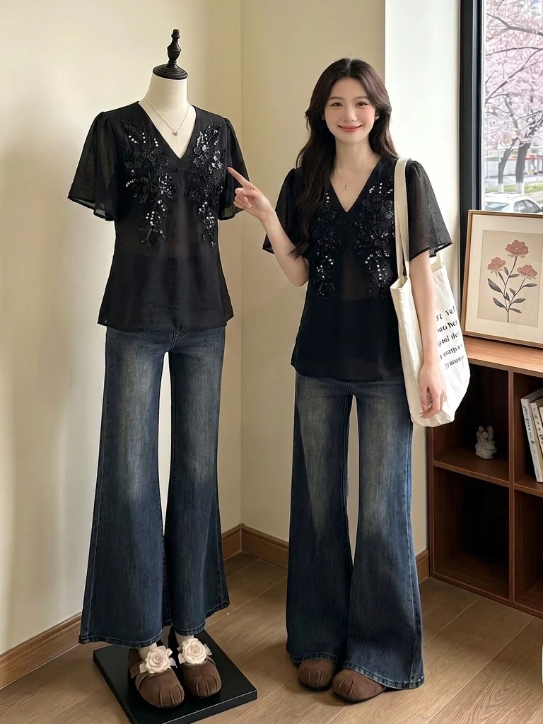Elegant Sequin Embroidery V-Neck Chiffon Top Women's plus Size Summer New Style Slimming Trendy Top Korean Style Loose Fit
Elegant Sequin Embroidery V-Neck Chiffon Top Women's plus Size Summer New Style Slimming Trendy Top Korean Style Loose Fit