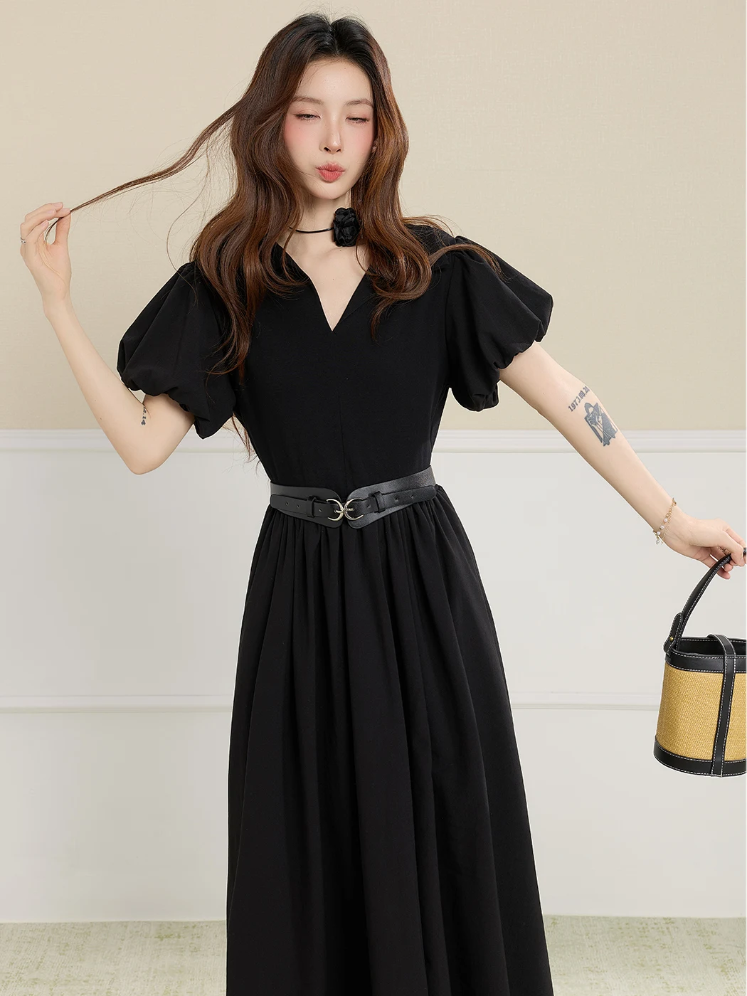 Black Hepburn Style Women's Dress Slimming Waist Design Bubble Sleeve Long Skirt Mont Xiaole Summer Collection Elegant
Black Hepburn Style Women's Dress Slimming Waist Design Bubble Sleeve Long Skirt Mont Xiaole Summer Collection Elegant