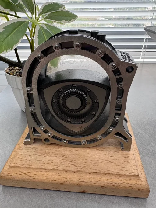 Desktop rotating engine model handicraft decoration item
Desktop rotating engine model handicraft decoration item