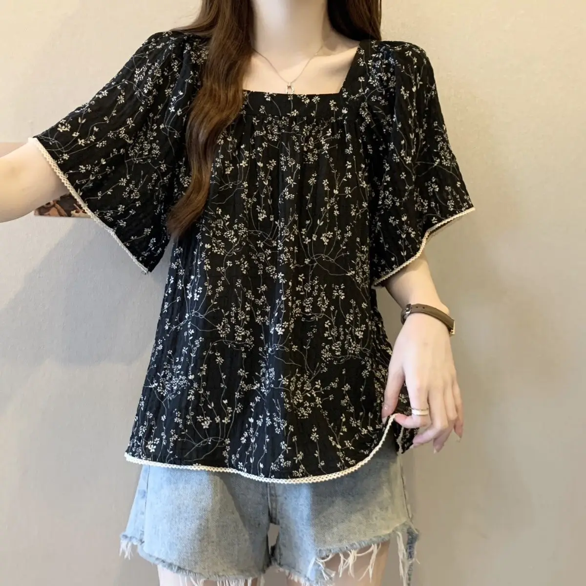Big Size Printed Floral Square Collar Slimming T-shirt Women Loose Straight Vintage Blouse Summer French Elegant Tee
Big Size Printed Floral Square Collar Slimming T-shirt Women Loose Straight Vintage Blouse Summer French Elegant Tee