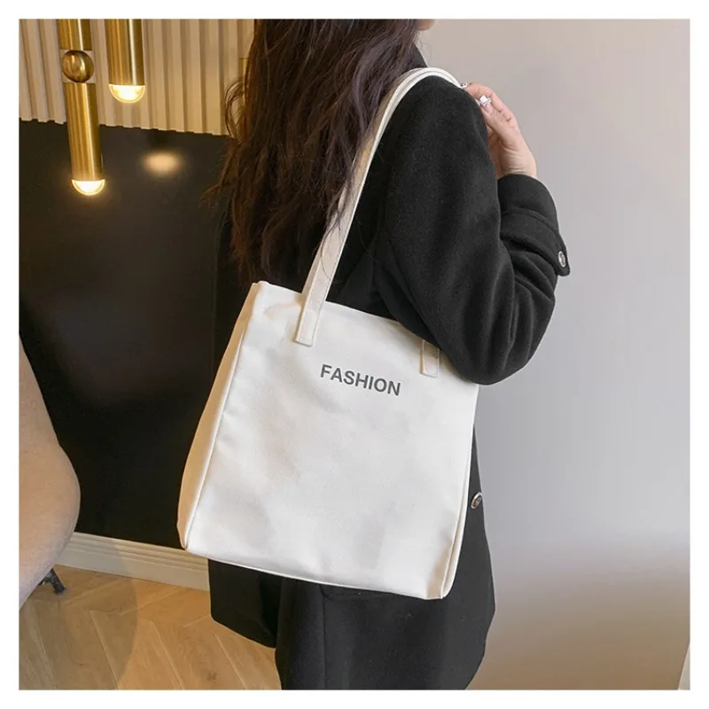 Korean Version Simple Large-capacity Canvas Shoulder Bag Portable Shoulder Bag Leisure Literature Handbag Female Shoulder Bag
Korean Version Simple Large-capacity Canvas Shoulder Bag Portable Shoulder Bag Leisure Literature Handbag Female Shoulder Bag
