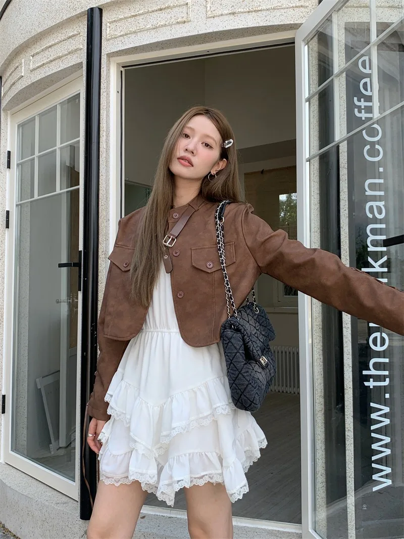French Vintage Lace Up Leather Coat Women Round Neck Single Breasted Cool Slim Autumn Fashion Motorcycle Temperament Lady Jacket
French Vintage Lace Up Leather Coat Women Round Neck Single Breasted Cool Slim Autumn Fashion Motorcycle Temperament Lady Jacket
