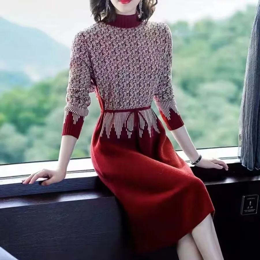 Knit Dress Women 2025 Autumn And Winter New Spring Retro Waist Temperament Dresses Long Sleeves Sweater Dress Women Pullover 118
Knit Dress Women 2025 Autumn And Winter New Spring Retro Waist Temperament Dresses Long Sleeves Sweater Dress Women Pullover 118