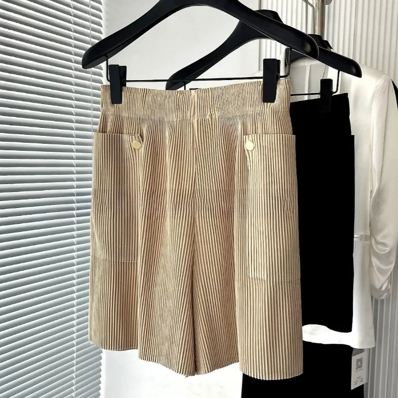 Miyake Pleated Shorts Summer New Women's Loose Casual Simple Sports Five-Point Pants Elastic Waist Stretch Drape No-Iron Pants
Miyake Pleated Shorts Summer New Women's Loose Casual Simple Sports Five-Point Pants Elastic Waist Stretch Drape No-Iron Pants