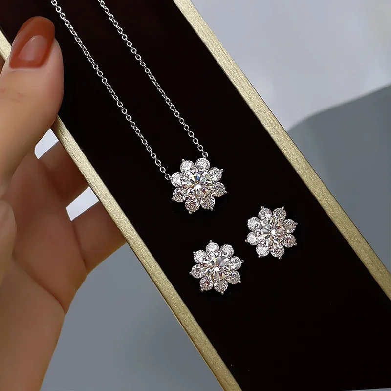 Серьги из 100% серебра 925, женские белые бриллианты, маленький и модный стиль, оптовая продажа свадебных украшений
Серьги из 100% серебра 925, женские белые бриллианты, маленький и модный стиль, оптовая продажа свадебных украшений