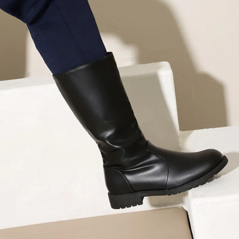 Мужские рыцарские ботинки с пряжкой на ремне, высокие кеды, осень-зима, модные повседневные ботинки с круглым носком, нескользящая резиновая подошва, на кожаной подкладке 
Мужские рыцарские ботинки с пряжкой на ремне, высокие кеды, осень-зима, модные повседневные ботинки с круглым носком, нескользящая резиновая подошва, на кожаной подкладке