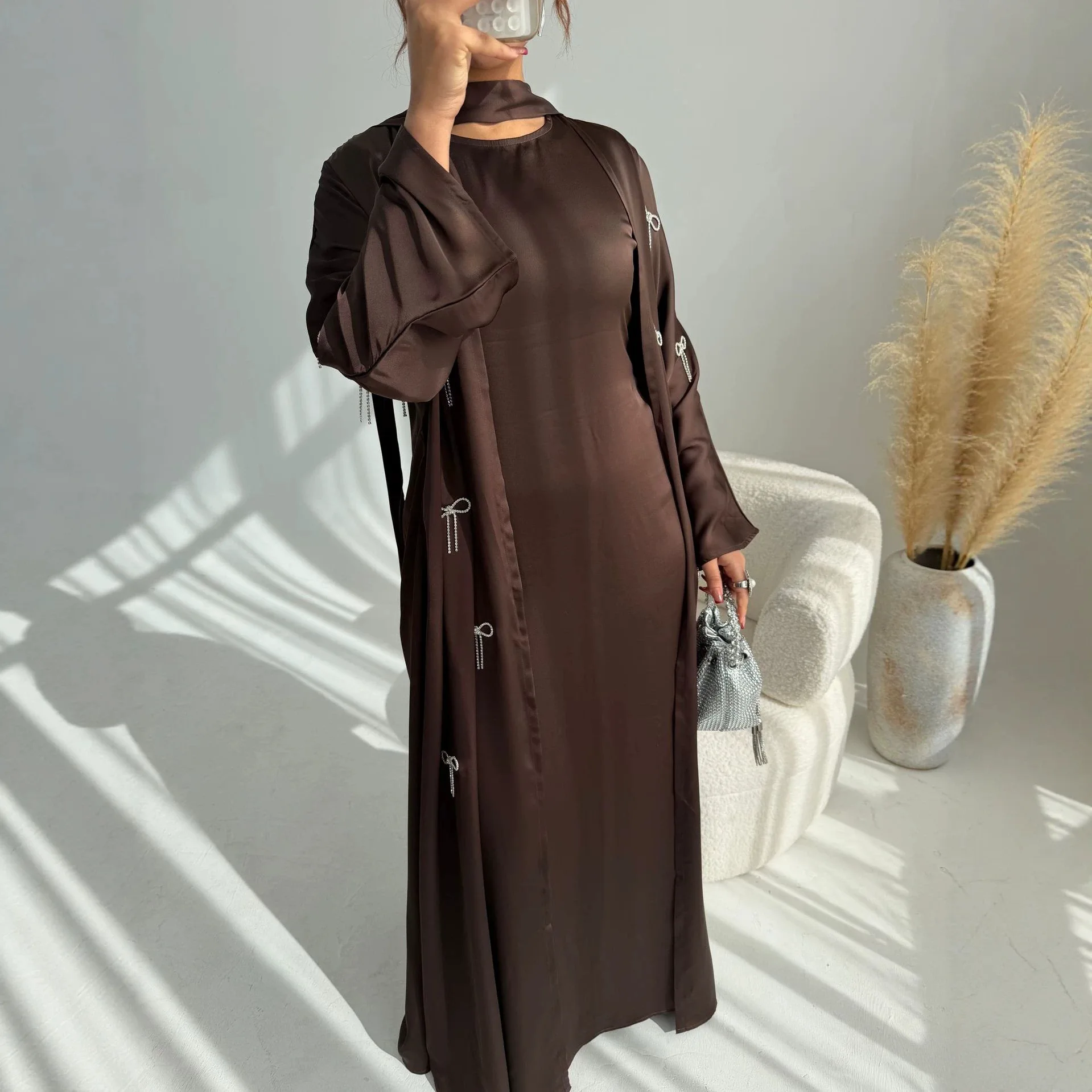 Abaya Dress 2 Piece Set Women Eid Muslim Dresses Cardigan Robe Bow Rhinestones Jalabiya Ramadan Dubai Kaftan Morocco Vestidos
Abaya Dress 2 Piece Set Women Eid Muslim Dresses Cardigan Robe Bow Rhinestones Jalabiya Ramadan Dubai Kaftan Morocco Vestidos