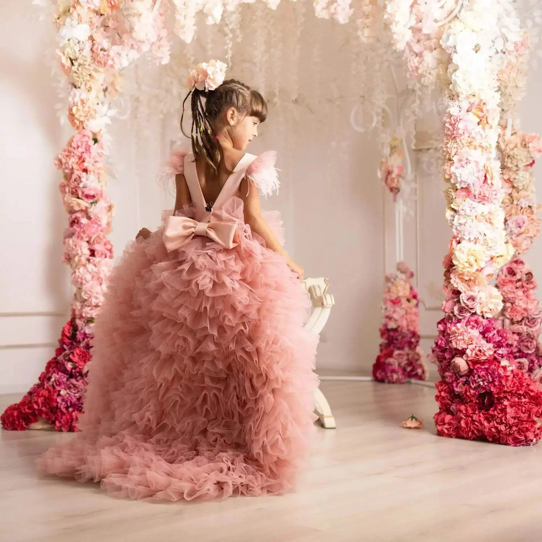 Customized Pink Flower Girl Dresses For Wedding Backless Feather With Bow Elegant Kids Birthday Party First Communion Ball Gown
Customized Pink Flower Girl Dresses For Wedding Backless Feather With Bow Elegant Kids Birthday Party First Communion Ball Gown