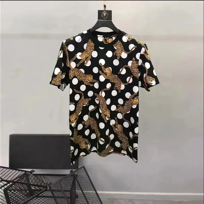 Europe and the United States men's 2024 summer new Round neck Short sleeve leopard polka dot print fashion Casual T-shirt
Europe and the United States men's 2024 summer new Round neck Short sleeve leopard polka dot print fashion Casual T-shirt