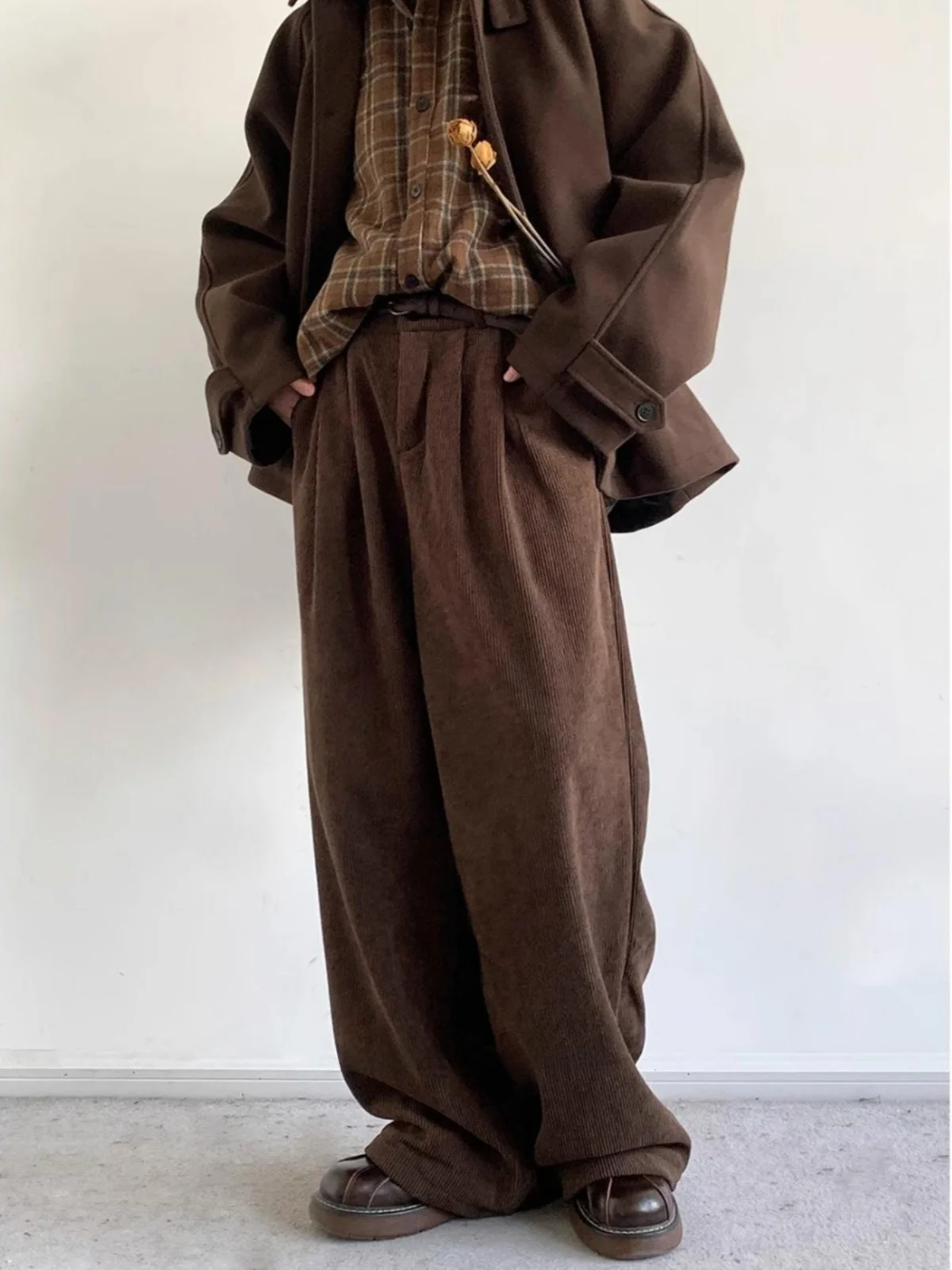 Thiened Вельветовые повседневные брюки со свободной талией и эластичной резинкой на талии Теплые зимние брюки в японском стиле ретро для мужчин и женщин для колледжа Sle Lon...
Thiened Вельветовые повседневные брюки со свободной талией и эластичной резинкой на талии Теплые зимние брюки в японском стиле ретро для мужчин и женщин для колледжа Sle Lon...