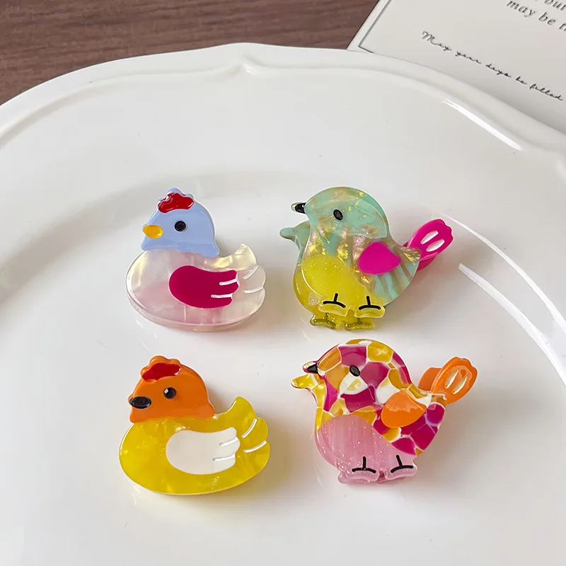 2pcs Cute Animal Shaped Clip Colorful Transparent Chick Duckling Design Cute Adorable Daily Out Street Niche Versatile Headwear
2pcs Cute Animal Shaped Clip Colorful Transparent Chick Duckling Design Cute Adorable Daily Out Street Niche Versatile Headwear