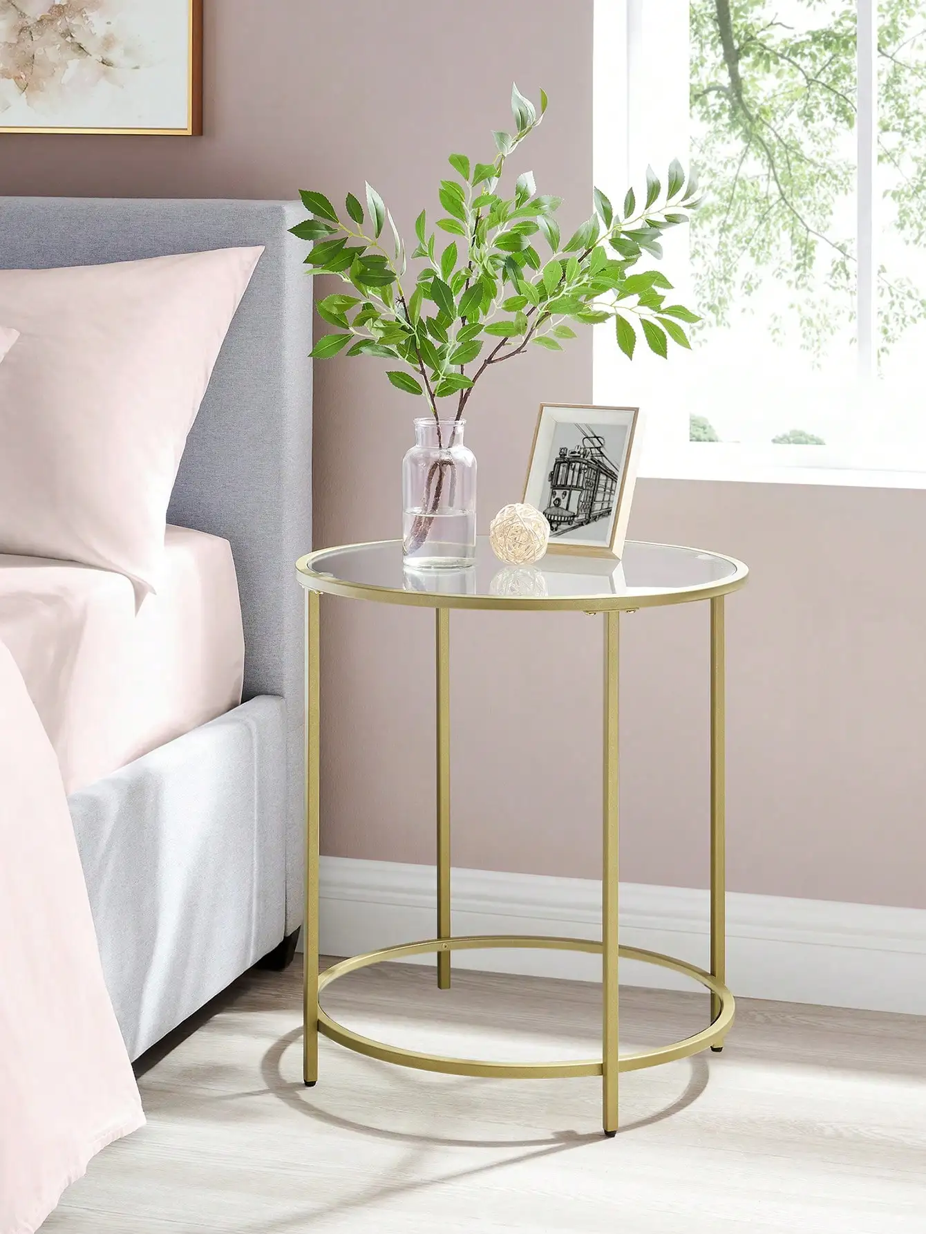 Круглый приставной столик, стеклянный журнальный столик с металлическим каркасом, золотой кофейный столик в современном стиле для гостиной, балкона, спальни
Круглый приставной столик, стеклянный журнальный столик с металлическим каркасом, золотой кофейный столик в современном стиле для гостиной, балкона, спальни