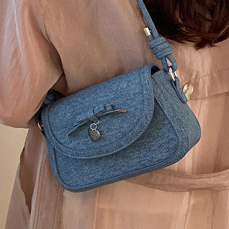 Canvas Shoulder Messenger Women's Bag Small Korean Fashion Crossbody Bag for Girl 2026 Denim Cloth Mini Female Handbags
Canvas Shoulder Messenger Women's Bag Small Korean Fashion Crossbody Bag for Girl 2026 Denim Cloth Mini Female Handbags