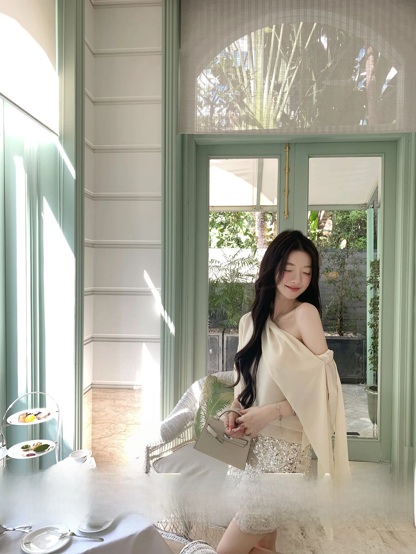 YOLI Zhang Yuli Serna Walk Apricot Shoulder Shown Slimming Casual Versatile Women's Chiffon Top Elegant Style Polyester Fiber
YOLI Zhang Yuli Serna Walk Apricot Shoulder Shown Slimming Casual Versatile Women's Chiffon Top Elegant Style Polyester Fiber