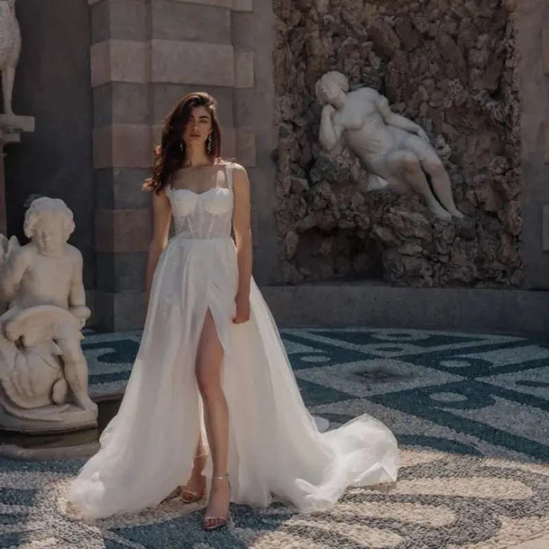 Vintage A Line Wedding Dresses Lace Appliques Sequins Bridal Gowns Sexy Side Split Floor Lenghth Customized Vestidos De Mariee
Vintage A Line Wedding Dresses Lace Appliques Sequins Bridal Gowns Sexy Side Split Floor Lenghth Customized Vestidos De Mariee