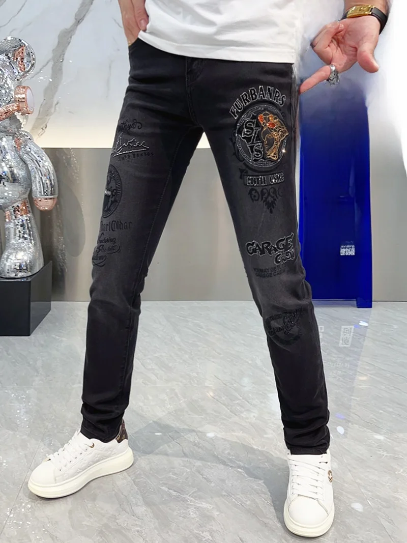Men's High Waist Fleece Lined Jeans Autumn Winter Style Embroidered Printed Slim Fit Long Pants Casual Breathable Comfortable
Men's High Waist Fleece Lined Jeans Autumn Winter Style Embroidered Printed Slim Fit Long Pants Casual Breathable Comfortable