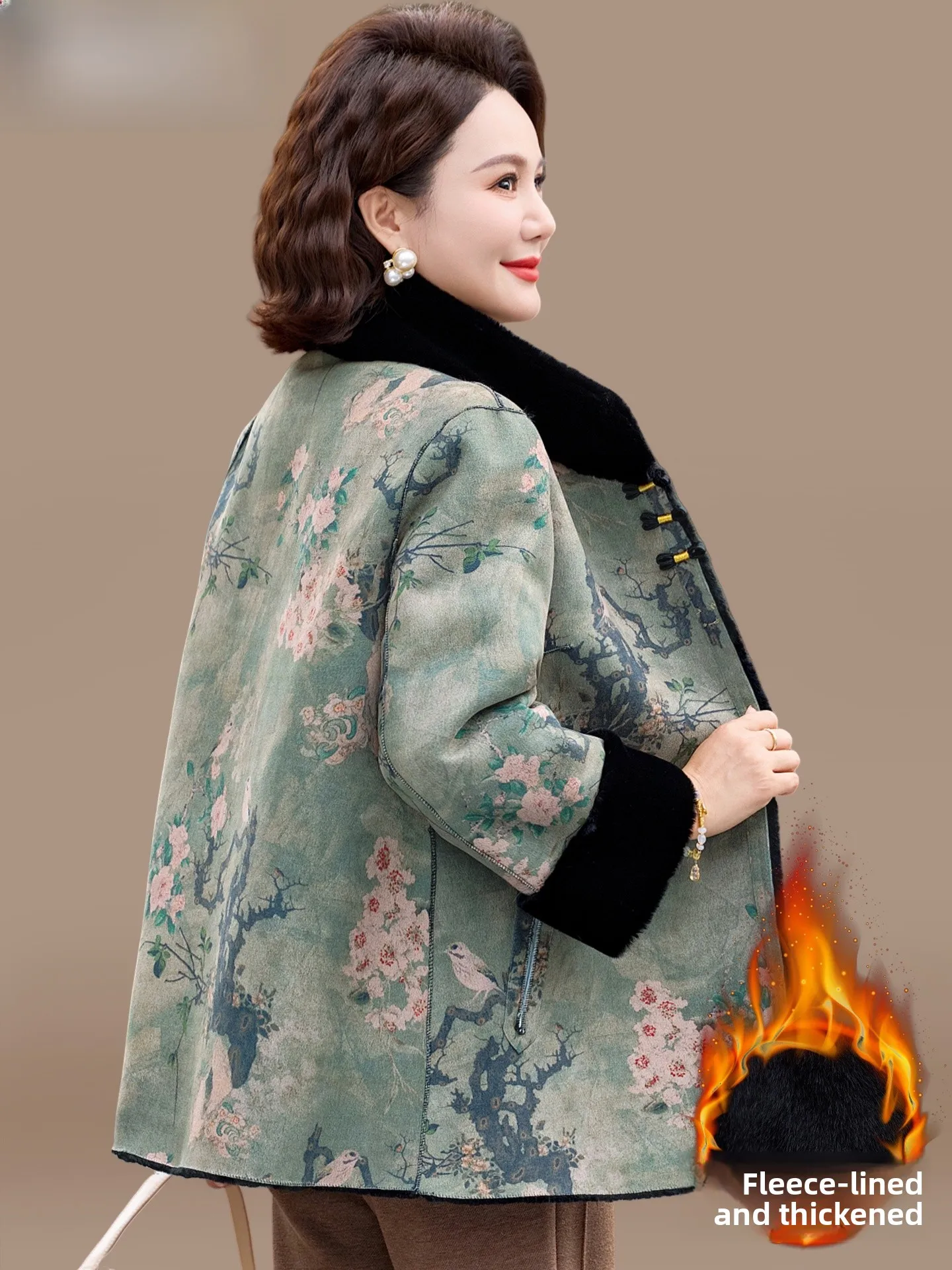 New Chinese Style Faux Fur Jacket Thickened Plush Mommy Winter Coat Elegant Middle-Aged Women's Fashion Cotton Coat
New Chinese Style Faux Fur Jacket Thickened Plush Mommy Winter Coat Elegant Middle-Aged Women's Fashion Cotton Coat