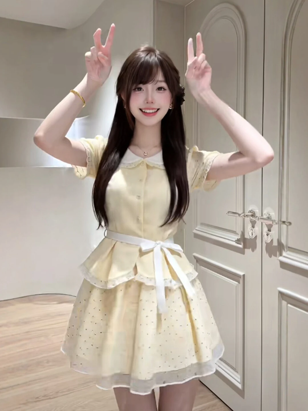 Puffy Half Skirt Two-Piece Set Gentle Style Summer Fashion Outfit Short Sleeve Shirt And Cotton Shorts Comfortable Casual Wear
Puffy Half Skirt Two-Piece Set Gentle Style Summer Fashion Outfit Short Sleeve Shirt And Cotton Shorts Comfortable Casual Wear