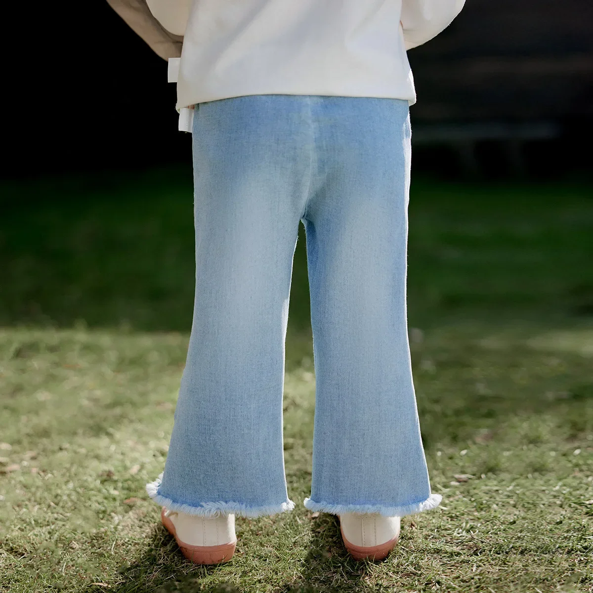 Girls Denim Pants Vintage Bell-bottoms Childrens Clothing 2024 Spring New Childrens Casual Cartoon Jeans Simple Girls Pants
Girls Denim Pants Vintage Bell-bottoms Childrens Clothing 2024 Spring New Childrens Casual Cartoon Jeans Simple Girls Pants