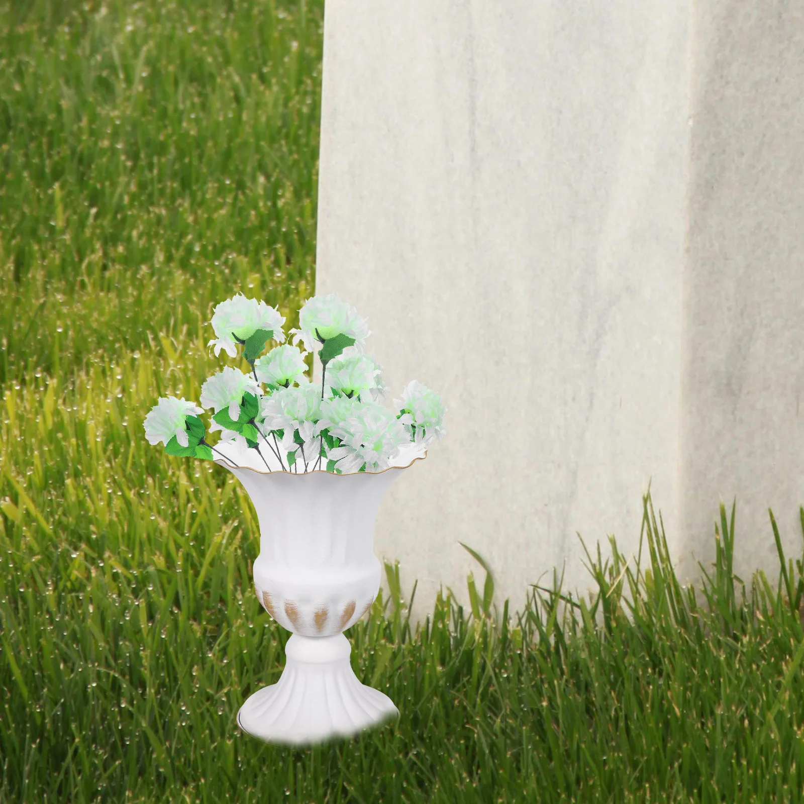 2Pcs Decorative Graveyard Vase Heavy Duty Iron Flower Container Weather Resistant Grave Flower Holder for Cemetery Memorial Use
2Pcs Decorative Graveyard Vase Heavy Duty Iron Flower Container Weather Resistant Grave Flower Holder for Cemetery Memorial Use