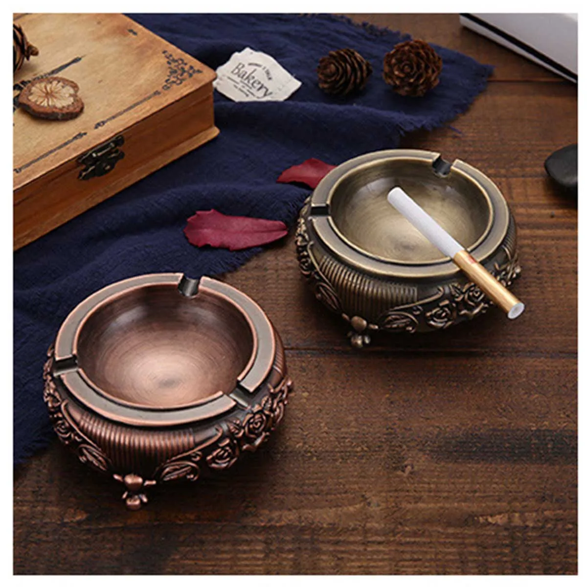 Portable Ashtray Vintage Zinc Alloy Metal Holder Cigar Ash Tray Smoking Outdoors Desktop Clean Decor Christmas Gifts
Portable Ashtray Vintage Zinc Alloy Metal Holder Cigar Ash Tray Smoking Outdoors Desktop Clean Decor Christmas Gifts