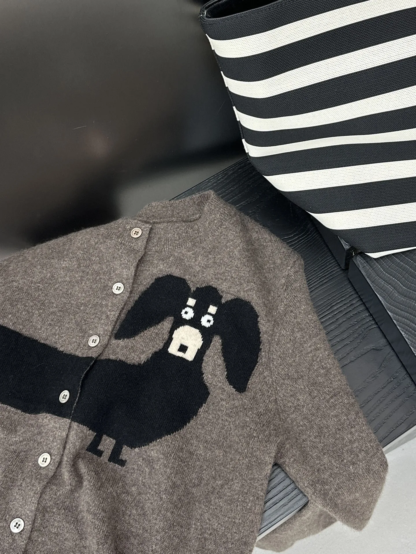 Вязаный кардиган Camere с узором «Такса» для женщин, повседневный, осенне-зимний, уютный свитер, серия из двух предметов
Вязаный кардиган Camere с узором «Такса» для женщин, повседневный, осенне-зимний, уютный свитер, серия из двух предметов