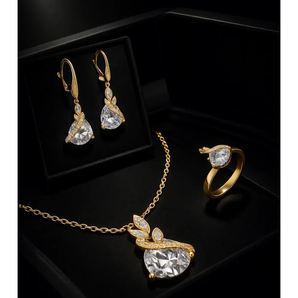 Свадебный ювелирный набор: колье с подвеской в виде капли воды из кристаллов, серьги-пусеты, теннисный браслет, регулируемое кольцо
Свадебный ювелирный набор: колье с подвеской в виде капли воды из кристаллов, серьги-пусеты, теннисный браслет, регулируемое кольцо