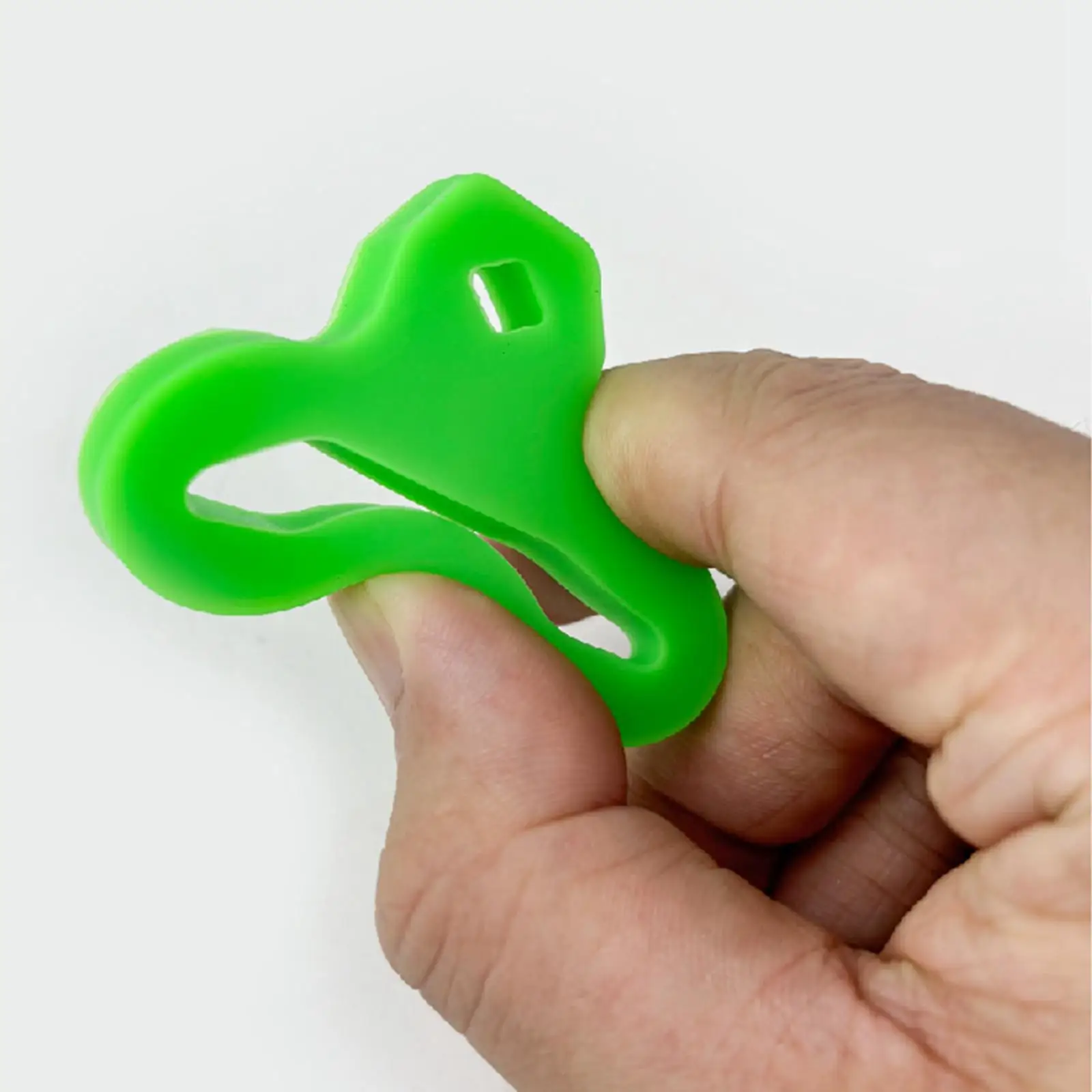 Professional Diving Regulator Clip Secure Portable Silicone Compact Attachment for Free Diving Hat and Underwater Equipment
Professional Diving Regulator Clip Secure Portable Silicone Compact Attachment for Free Diving Hat and Underwater Equipment