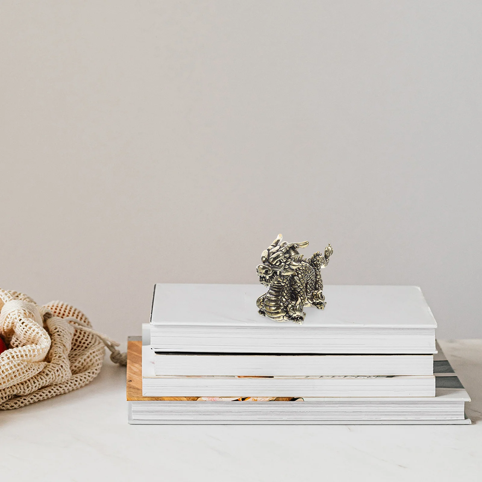 Exquisite Brass Dragon Statue Chinese Zodiac Decor Fengshui Wealth Luck Tabletop Sculpture Home Office Adornment
Exquisite Brass Dragon Statue Chinese Zodiac Decor Fengshui Wealth Luck Tabletop Sculpture Home Office Adornment