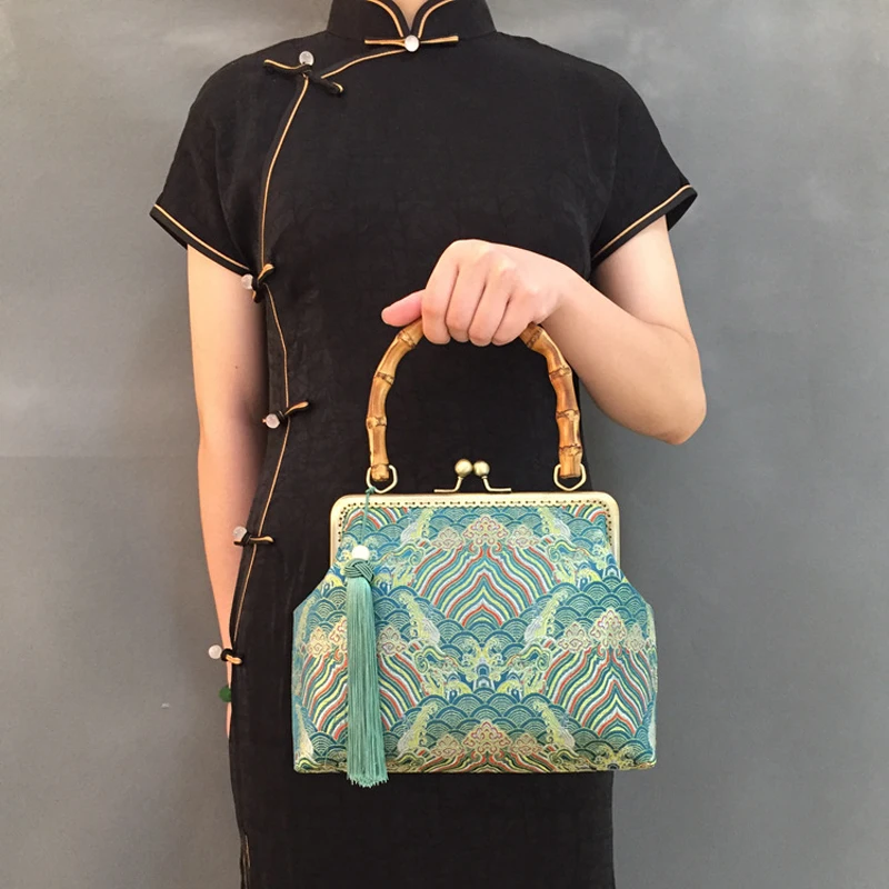 Vintage Green Palace Designer Bag Top Handle lock Shell Bags Women Shoulder Crossbody Bag Chain Strap Women's Handbags Purses
Vintage Green Palace Designer Bag Top Handle lock Shell Bags Women Shoulder Crossbody Bag Chain Strap Women's Handbags Purses