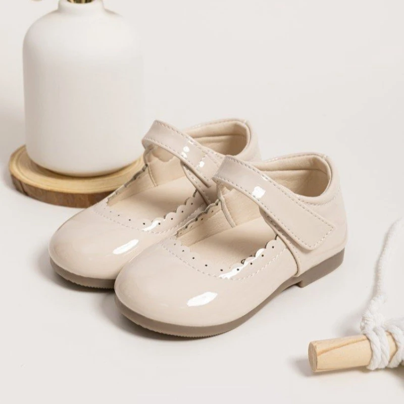 Spring Autumn Girls Classic Ballet Shoes Princess Wedding Party Kids Causal Leather Shoes Shallow Non-slip Children Flat Shoes
Spring Autumn Girls Classic Ballet Shoes Princess Wedding Party Kids Causal Leather Shoes Shallow Non-slip Children Flat Shoes